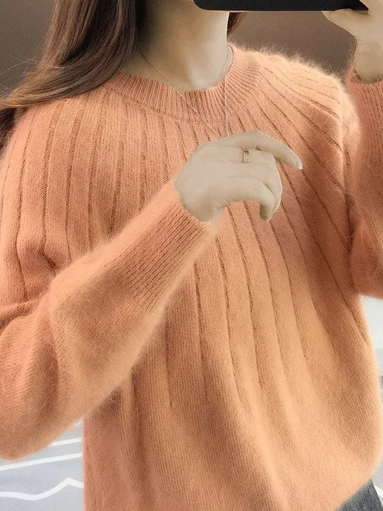 Elina – Soft Glow Sweater