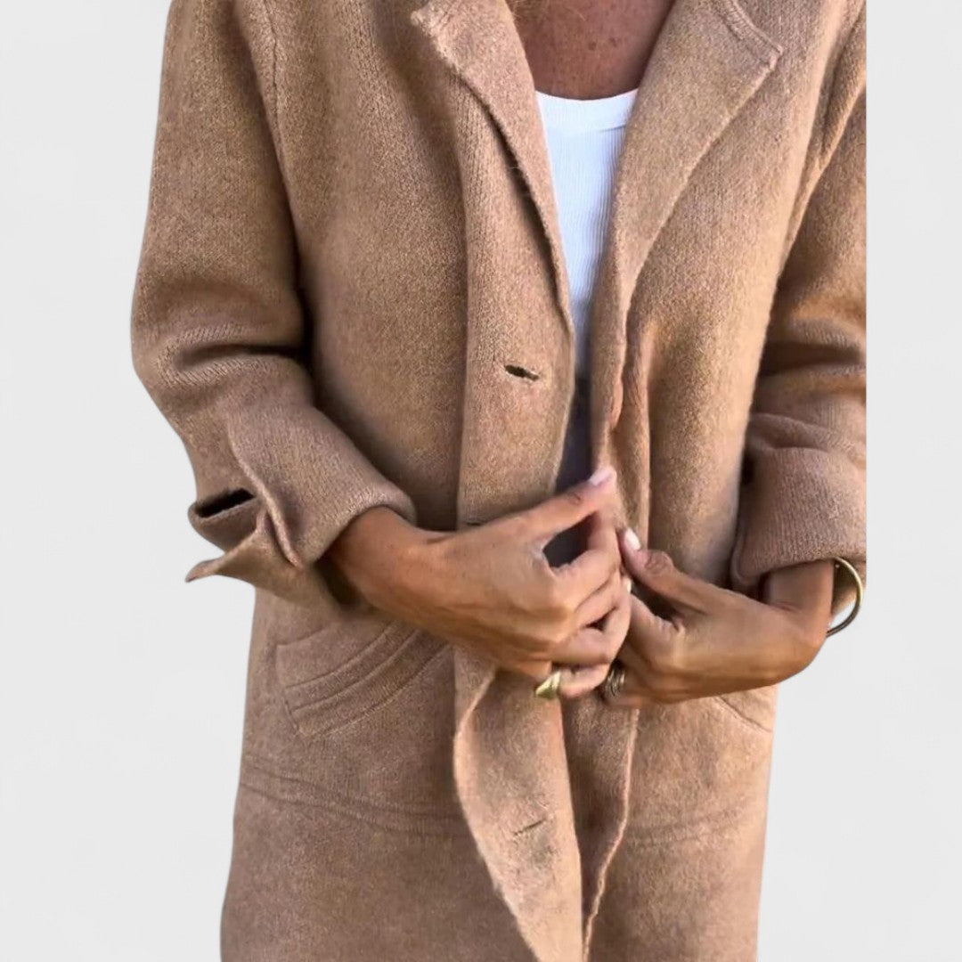 Elizabeth – The Timeless Long Coat