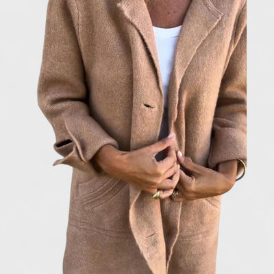 Elizabeth – The Timeless Long Coat